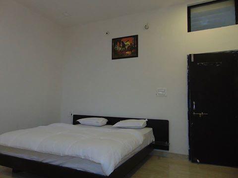 Hotel Kalajanki Uddzsaín Kültér fotó