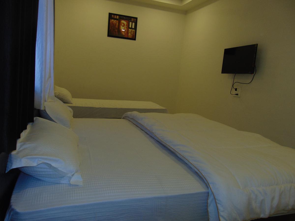 Hotel Kalajanki Uddzsaín Kültér fotó