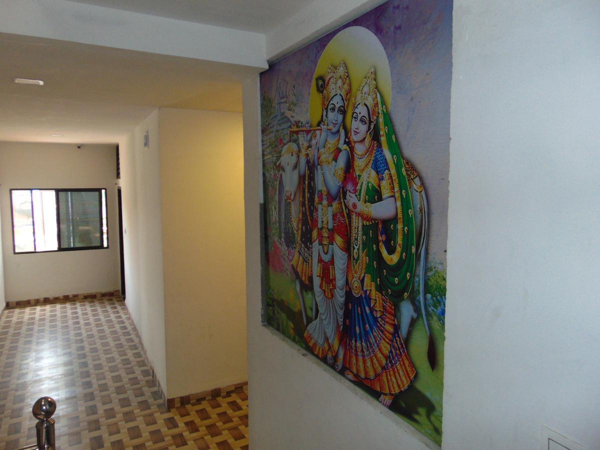 Hotel Kalajanki Uddzsaín Kültér fotó
